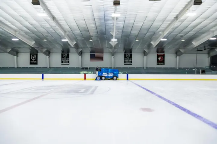LA Kings Ice Burbank (Pickwick)